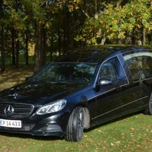 Rustvogn til transport af kiste Mercedes E350 Langeskov Begravelsesforretning